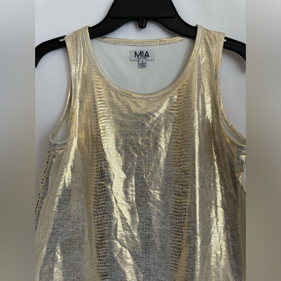 Mia brand Metallic Gold tank top size large - Picture 3 of 6